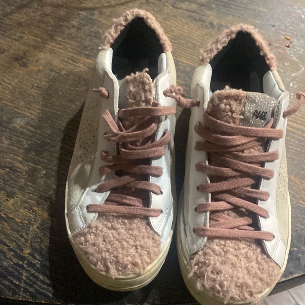 P448 Pink powlamb John yeti women sneakers Sz 37 - Picture 2 of 4